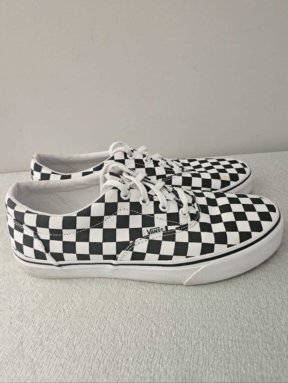 VANS Classic Black & White Womens Checkerboard Lace Up Sneakers